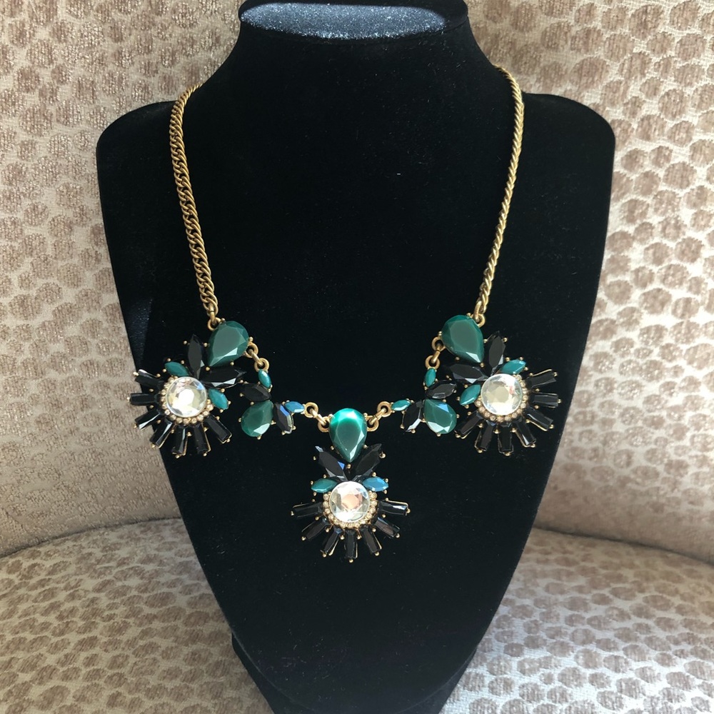 J CREW STATEMENT BIB STYLE NECKLACE